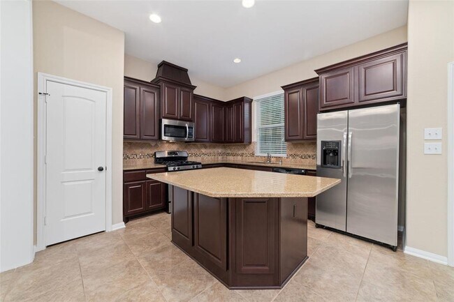 Building Photo - 9 Cheswood Manor Drive