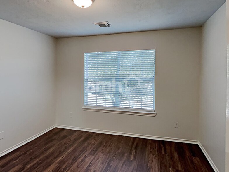 Building Photo - 15334 Sienna Oak Dr