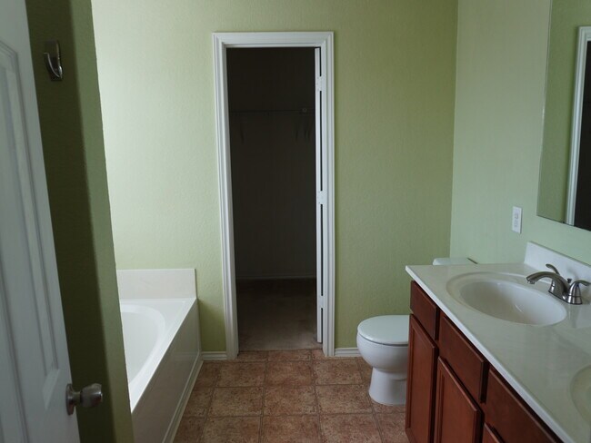 Building Photo - 25307 Colt River