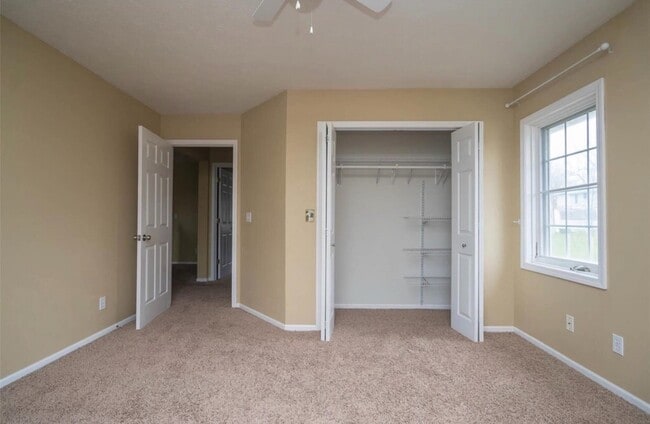 Building Photo - *~*Gorgeous Home, Located in Waynesville*~*