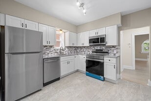 Building Photo - 5206 Nagel Ave