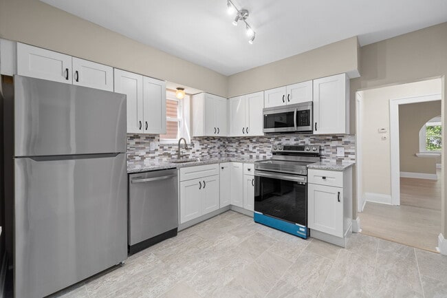 Building Photo - 5206 Nagel Ave