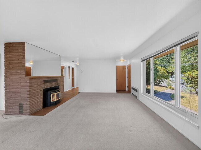 Building Photo - 3535 S 126th St