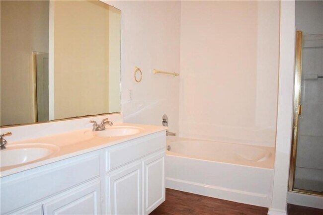 Building Photo - 1000 Salt Creek Trail