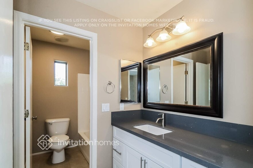 Building Photo - 10215 W Veliana Way