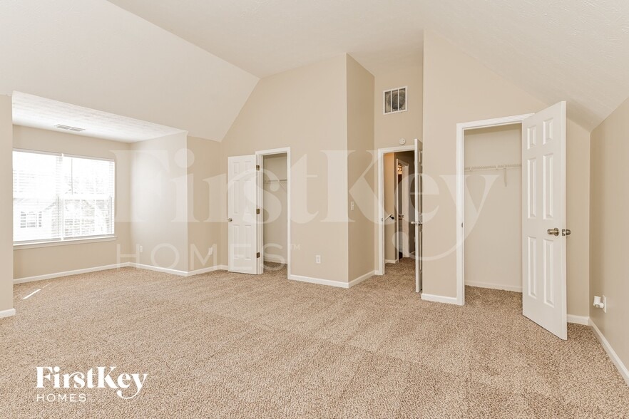 Building Photo - 195 Dairyland Dr