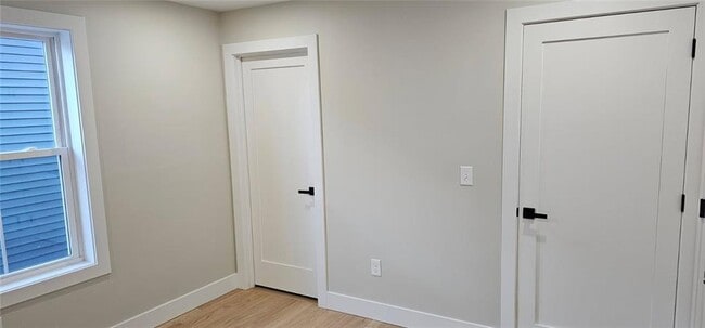 Building Photo - 137 Stanwood St