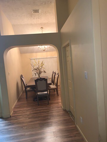 Building Photo - 21003 Claremore Ct