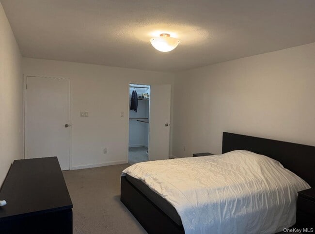 Building Photo - 235 W Park Ave