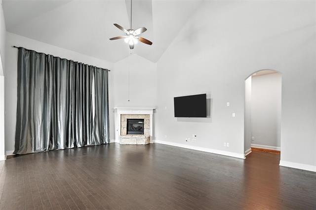 Building Photo - 13923 Hopewell Dr