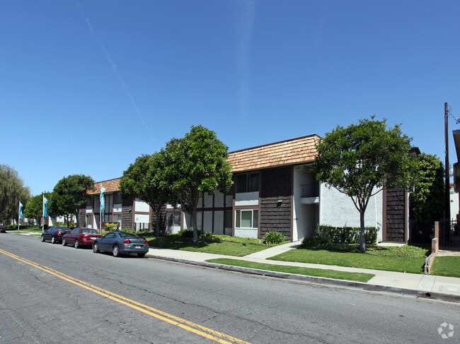 Primary Photo - Woodland Apartments