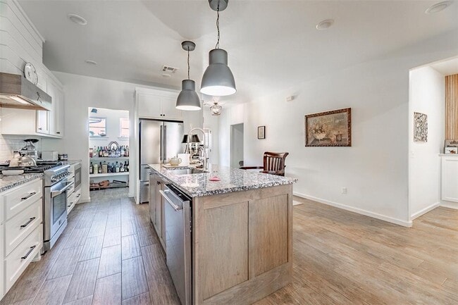 Building Photo - 2429 Rumble Ct