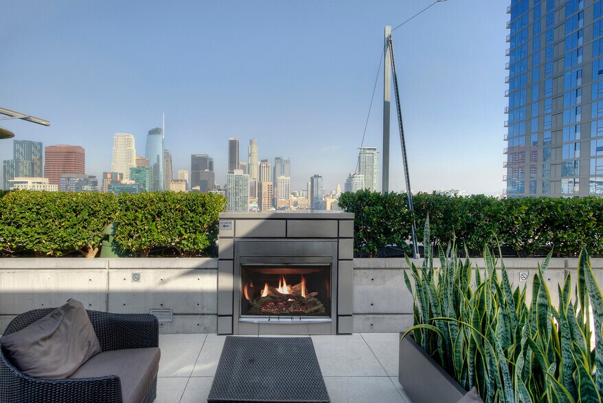 Building Photo - 1155 S Grand Ave