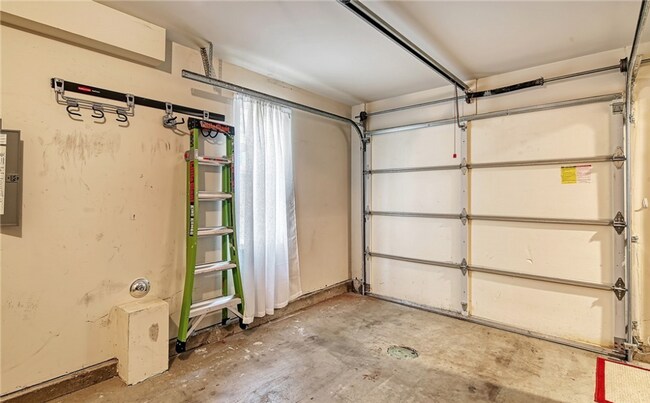 Building Photo - 3817 S Angeline St
