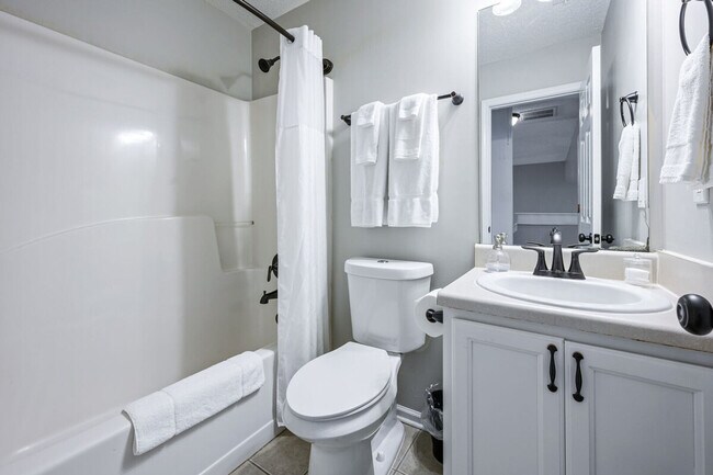 Building Photo - 29 Middleton Ct