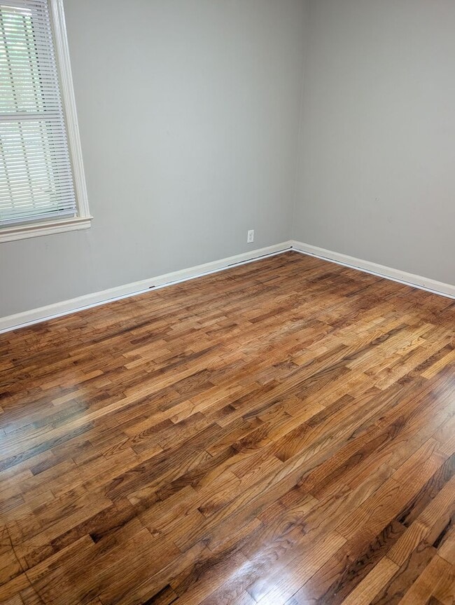 Building Photo - 246 Robert E Lee Dr