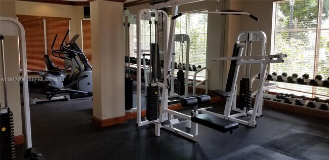 Building Photo - 4844 N State Rd 7