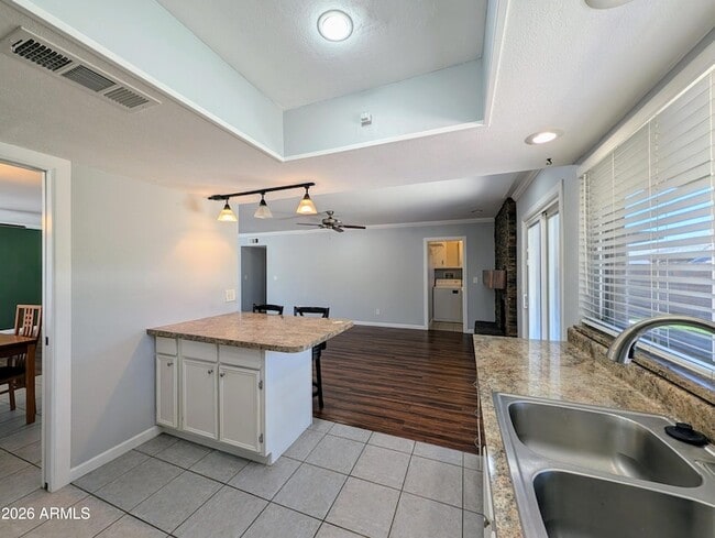 Building Photo - 10044 N 39th Ln