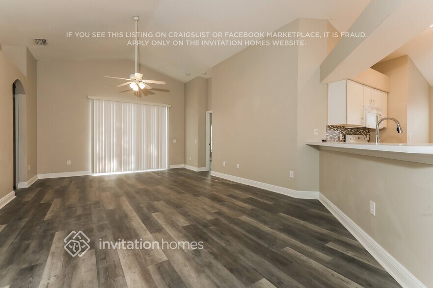 Building Photo - 513 Somerstone Dr