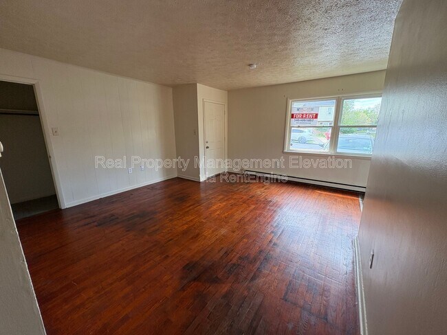Building Photo - 1114 Allen Dr