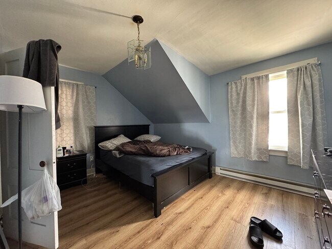 Building Photo - 631 Walnut St