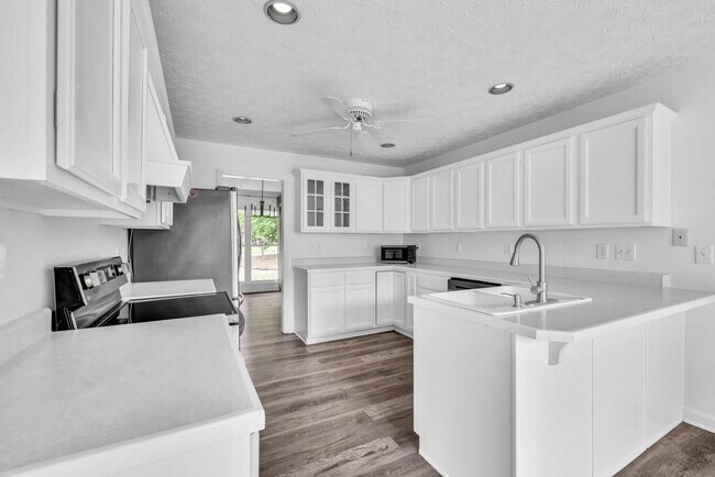 Building Photo - 3590 Canon Creek Dr