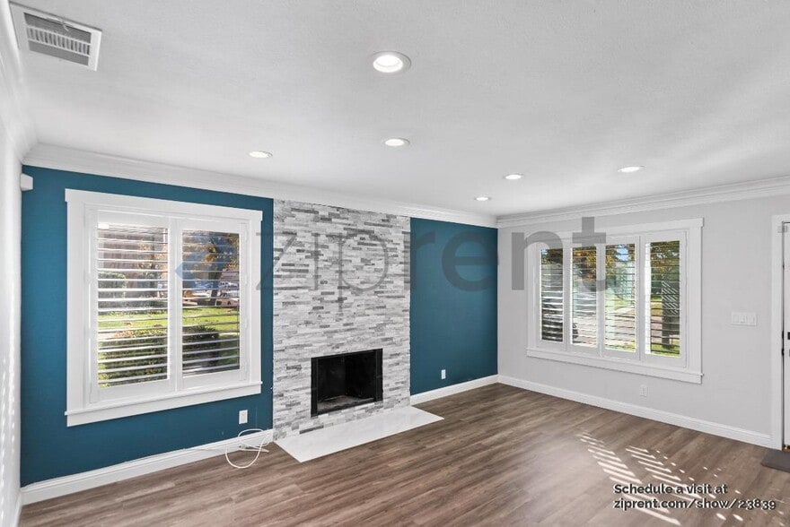 Building Photo - 686 Whitewater Ct