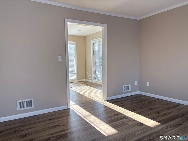 Building Photo - 80 Balaban Rd