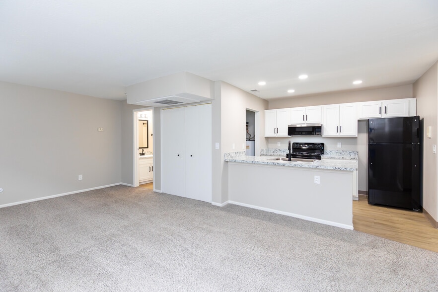 Primary Photo - Market Mohawk Apartments