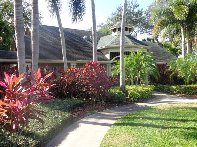 Building Photo - 7667 N Wickham Rd