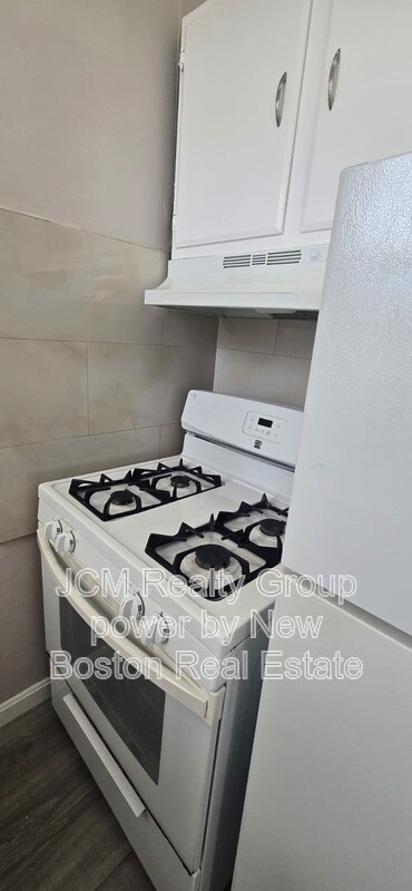 Building Photo - 116-124A Central Ave