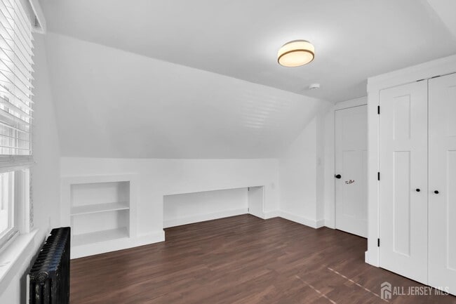 Building Photo - 20 Burnet St