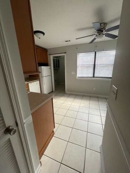 kitchen - 1411 Dove Run Dr