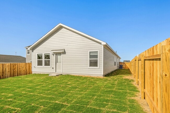 Building Photo - 5912 Eden Dr