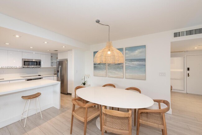 Building Photo - 181 Crandon Blvd