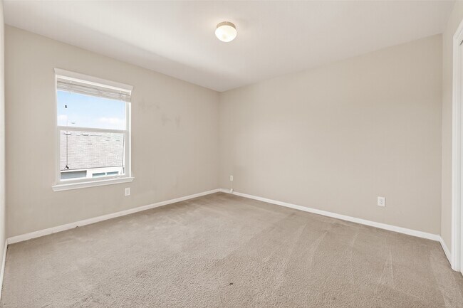 Building Photo - 19662 Little Pine Ln