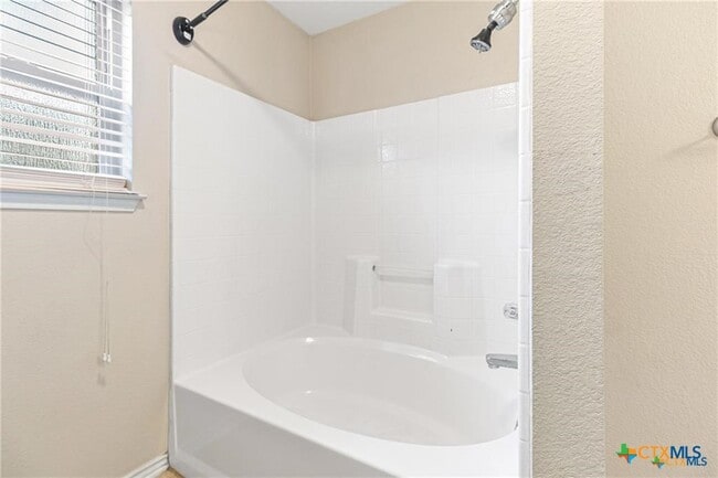 Building Photo - 1112 Katelyn Cir