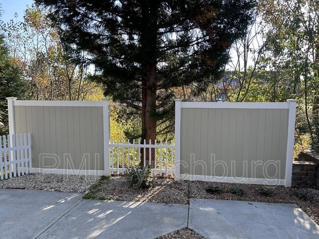 Building Photo - 1040 Commonwealth Cir