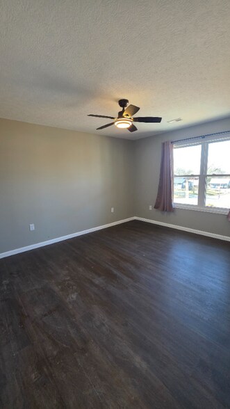 Building Photo - 416 S Central Ave