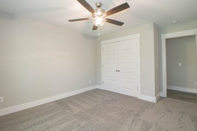 Building Photo - 166 Sango Dr