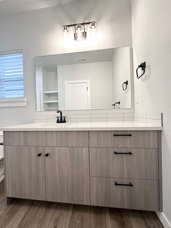 Building Photo - Prioritize comfortable living in this CBH home built in 2024!
