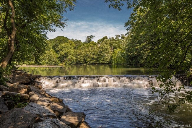 Building Photo - 21 Fairview Ave