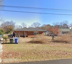 Building Photo - 805 Hemlock Dr