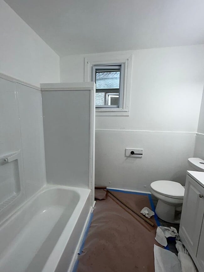 Building Photo - 3 BD / New renovation CO