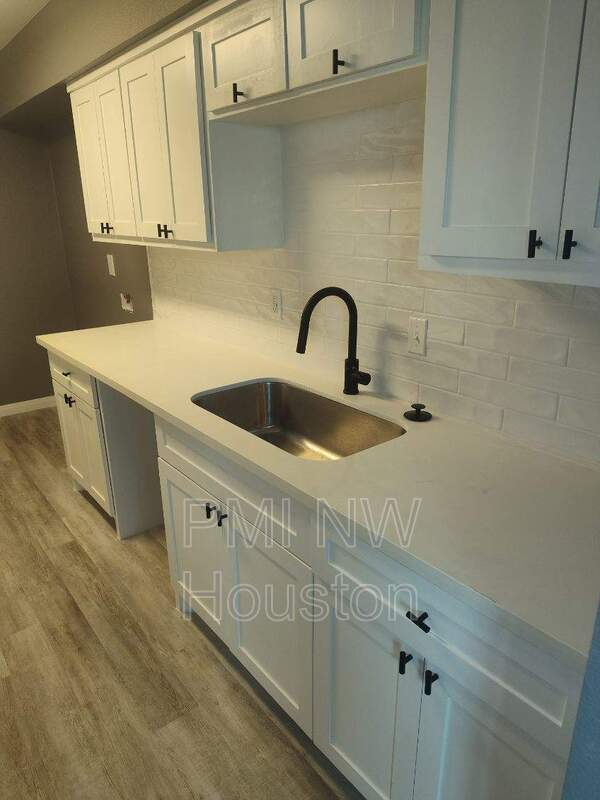 Building Photo - 2687 Gessner Rd