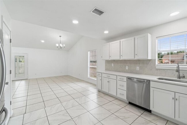 Building Photo - 7581 Kelsey Dr
