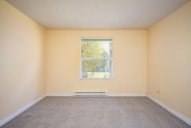Building Photo - 5470 SW Alger Ave