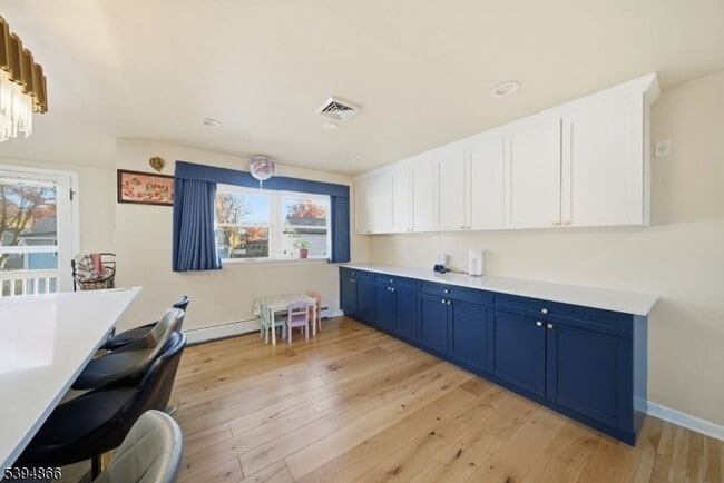 Building Photo - 32 Hardwick Ct