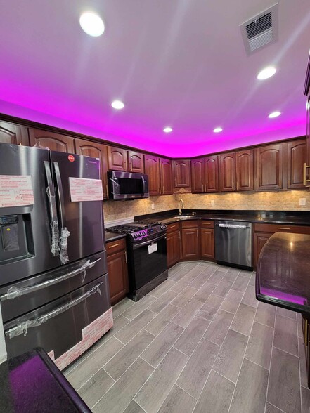 Primary Photo - 3 Covington Ct