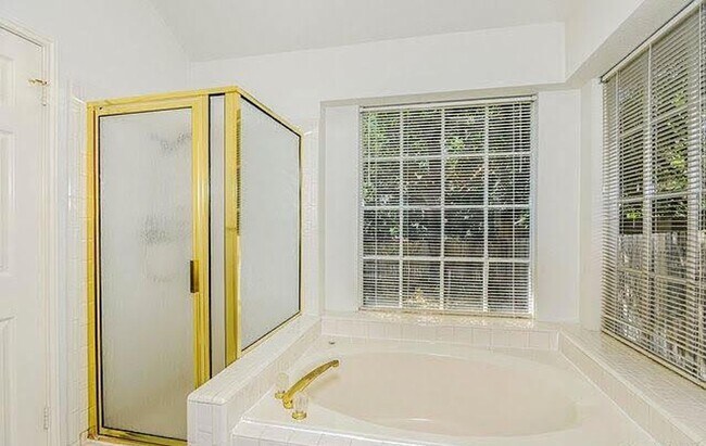 Building Photo - One Story With Open Floor Plan and Beautiful Oak Trees